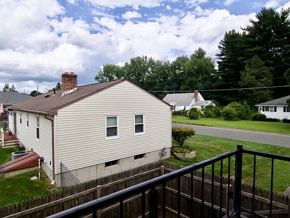 2nd image of 124 Mazarin St