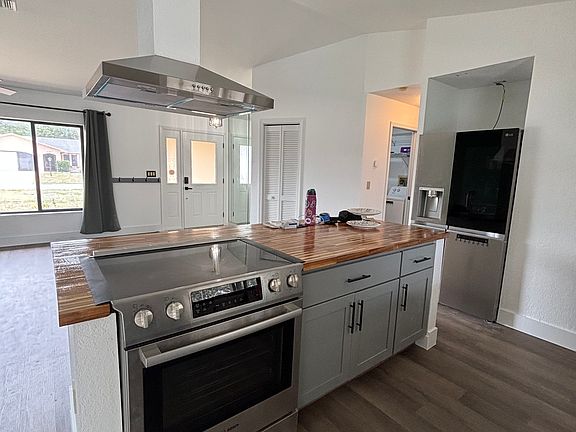 4th image of 6045 Newmark St