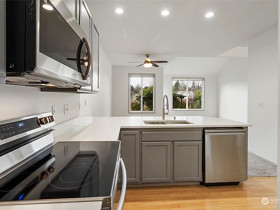 3rd image of 12620 64th Avenue E