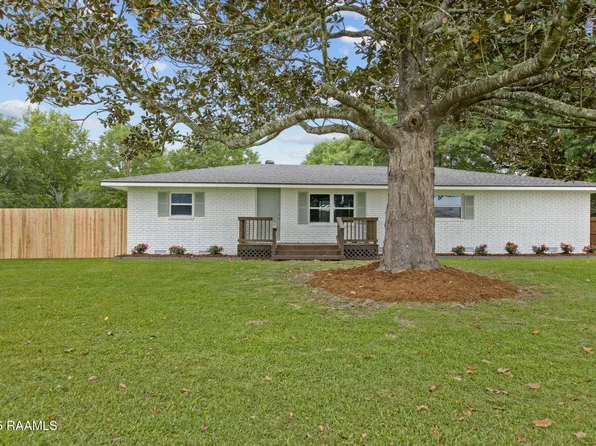 1013 Young St, Broussard, LA 70518