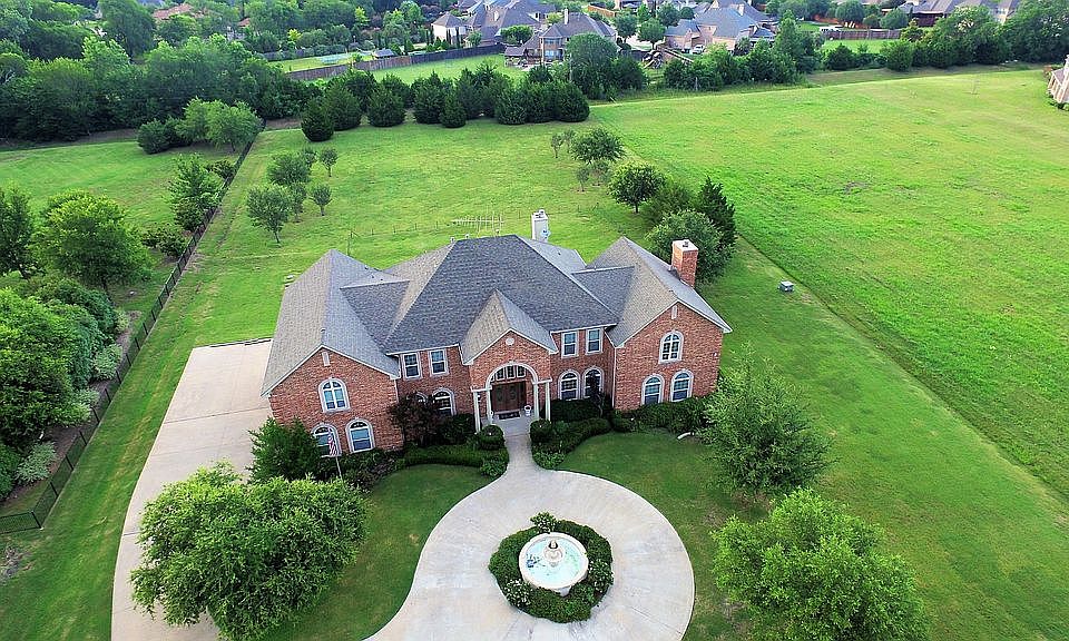 1st image of 5305 Estate Ln