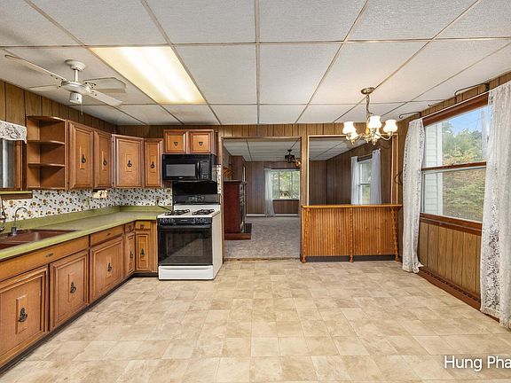 5th image of 1569 S Sheridan Rd