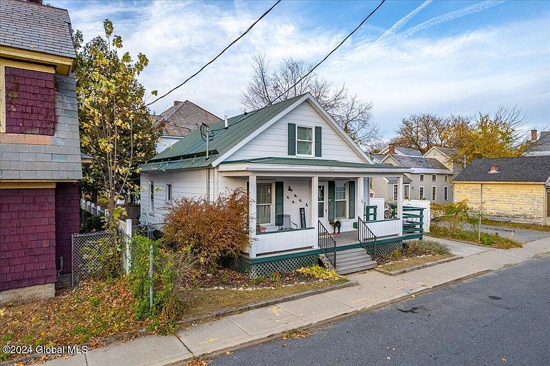 4th image of 36 Goodwin Avenue