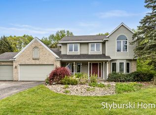 2490 Persimmon Pl NE, Belmont, MI 49306