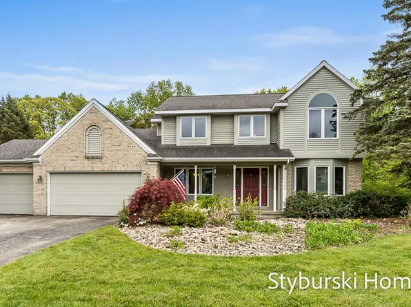 2490 Persimmon Pl NE, Belmont, MI 49306