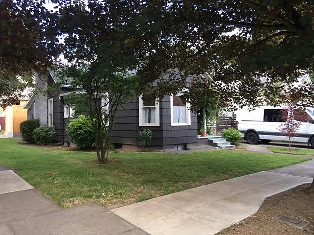 3634 NE Cleveland Ave — Photo 1