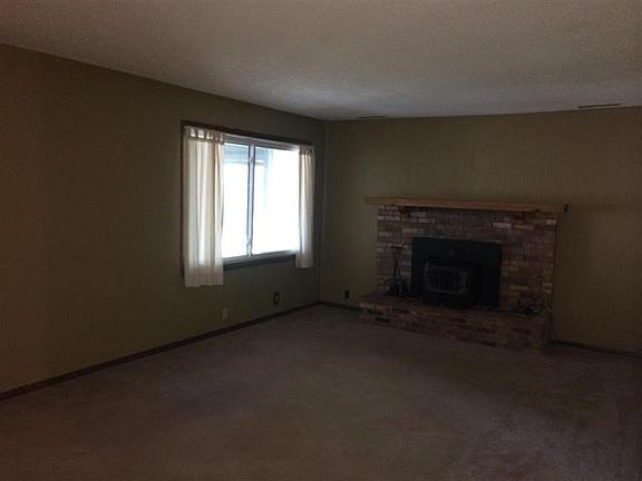 4th image of 213 W Charter Dr