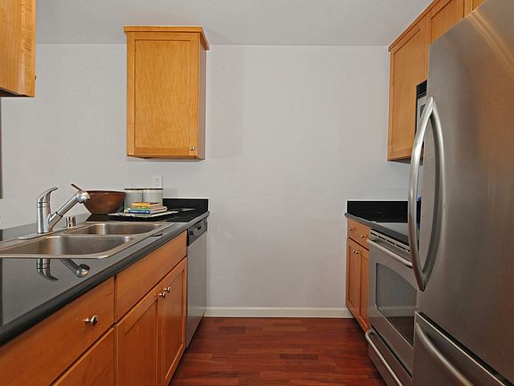 2nd image of 2512 E Madison St APT 105