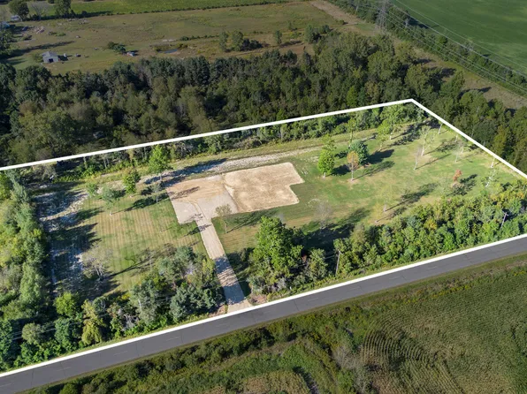 65750 8th Ave, South Haven, MI 49090