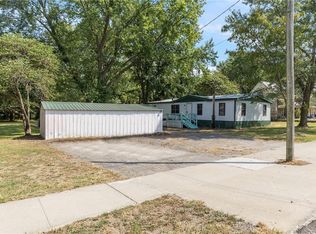 511 S Main St, La Monte, MO 65337