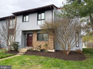2032 Cambridge Dr, Crofton, MD 21114