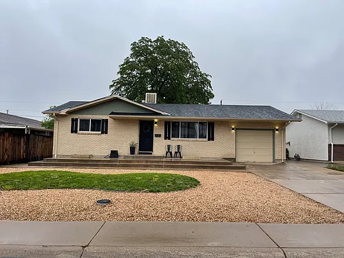 2104 Oakwood Ln Photo 1
