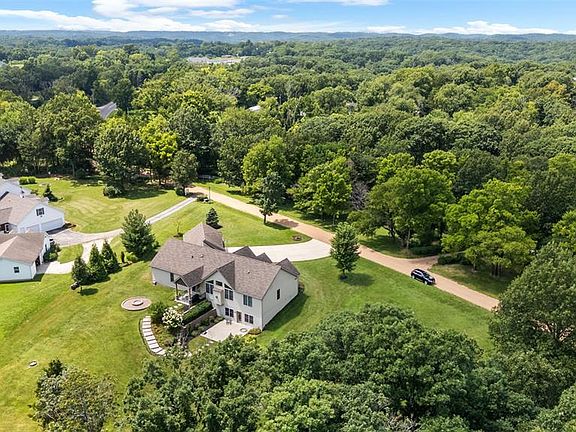 5th image of 270 Vatterott Farm Rd