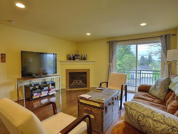 Living Room with deck