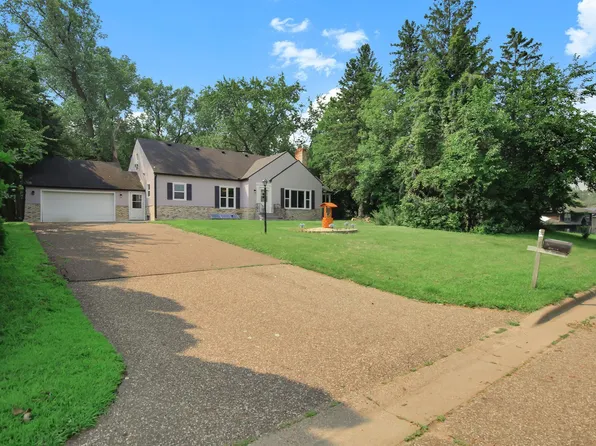 770 Viking Dr E, Maplewood, MN 55117
