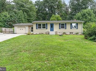 5046 Walters Hatchery Rd, Spring Grove, PA 17362