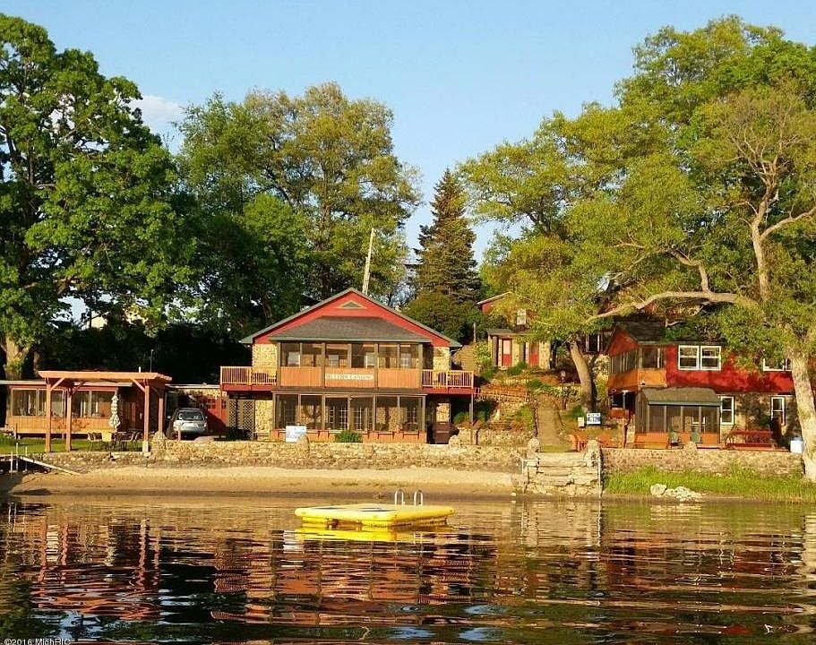 3383 Blackstone