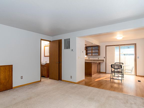 5th image of 252 Van Ness Ave