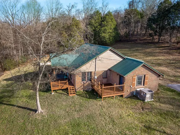 126 Rogers Rd, Gordonsville, TN 38563