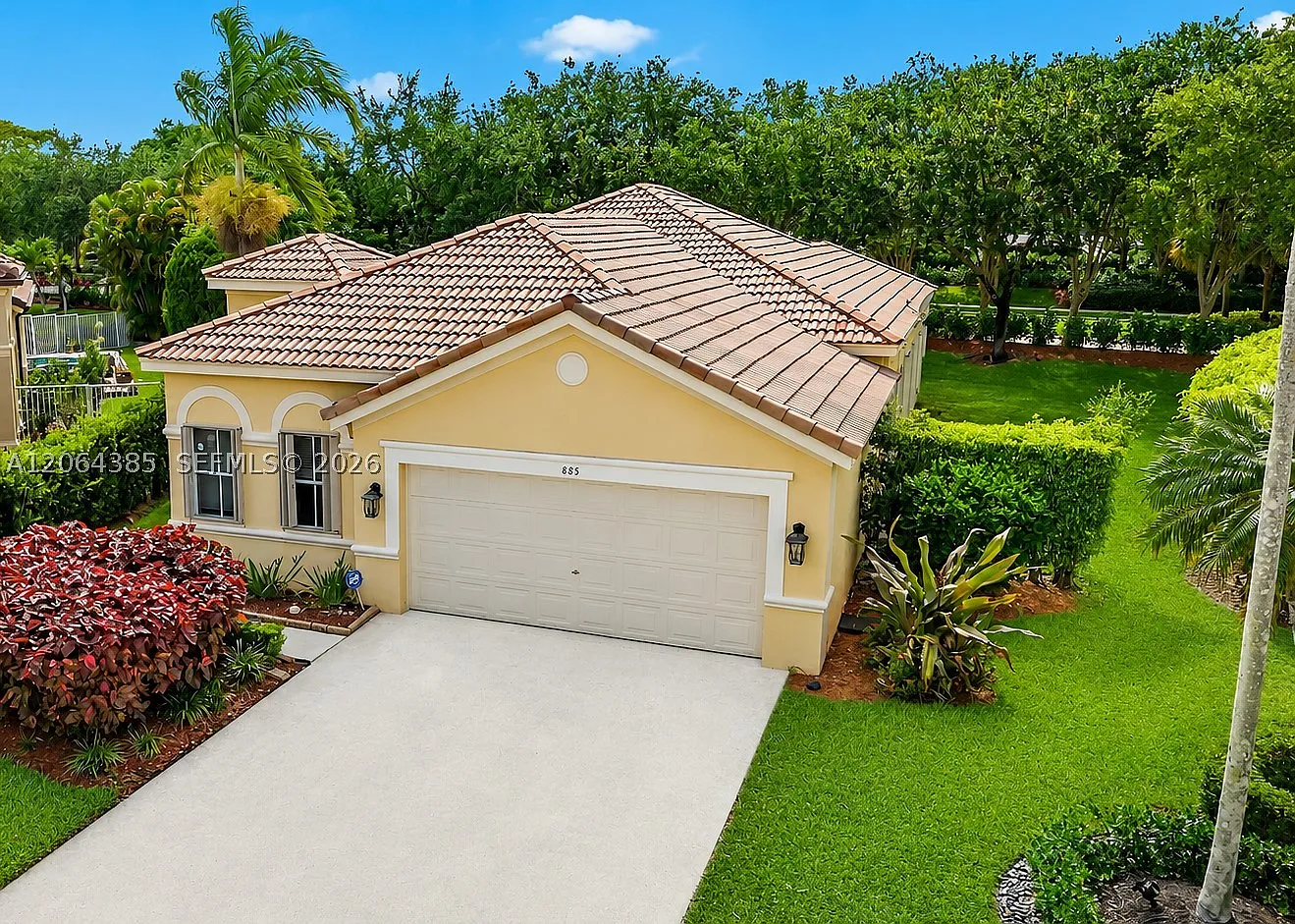 3 bed, 2.0 bath, 1628 sqft, $3,900 — Photo 1