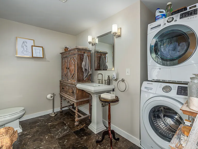 28 Bayley St #301 — Photo 11