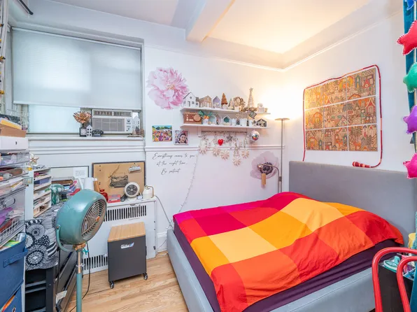 720 Fort Washington Avenue image 6 of 18