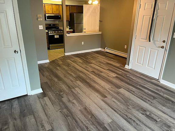 Brand new flooring and appliances!