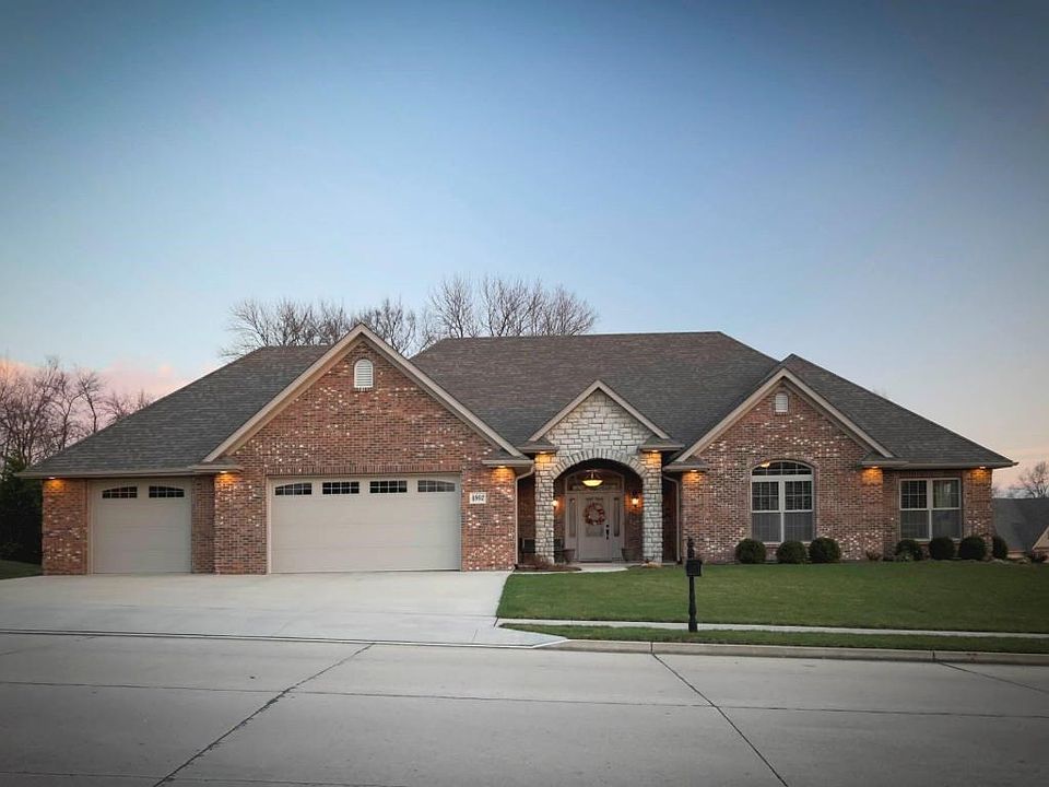 Gorgeous front view.