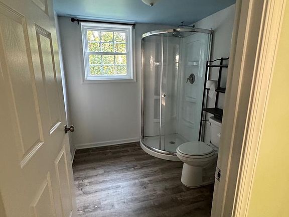 4th image of 414 Cleveland Ct