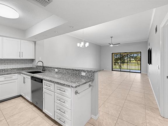 4th image of 1335 Saxony Cir APT 324