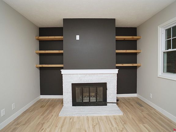3rd image of 7620 Aylesworth Ave