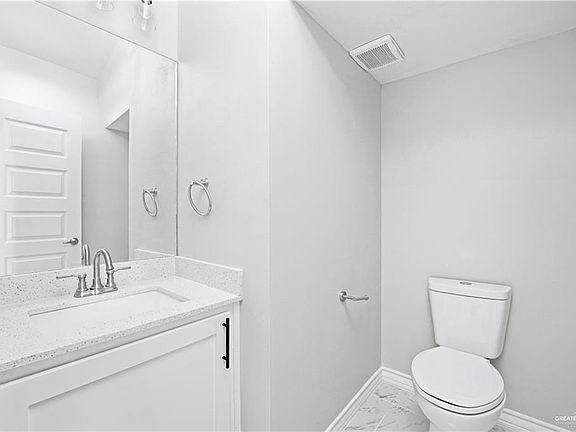 4th image of 2408 E San Andrea St #2