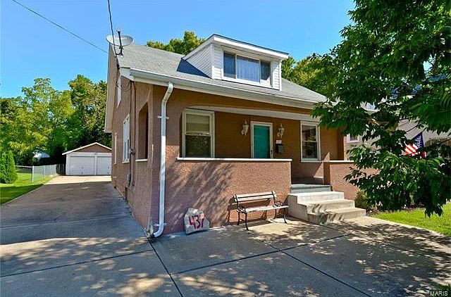 1st image of 437 W Rose Hill Ave