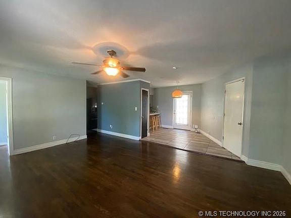 3rd image of 1504 Wichita Ave
