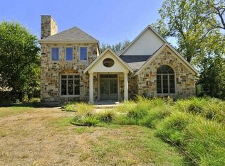 360 Terrell Rd, Terrell Hills, TX 78209