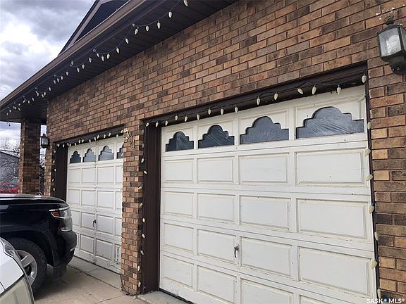3rd image of 304 1st AVENUE NE