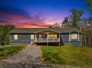 126 Deer Run Way, Dandridge, TN 37725