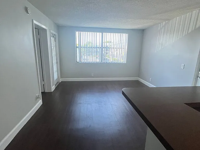 728 Executive Center Dr #29-5-29 — Photo 4
