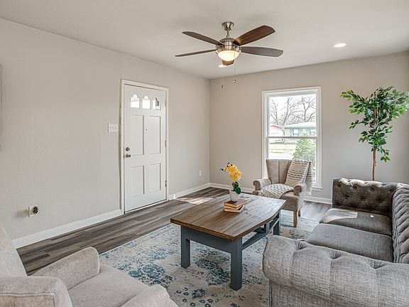 2nd image of 2411 W HUISACHE AVE