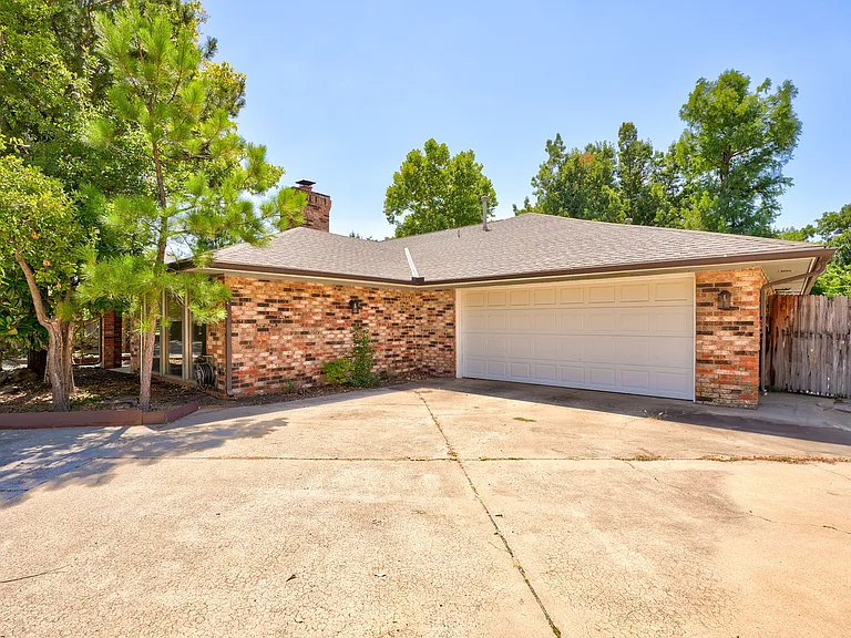 6325 Glenbrook Ct — Photo 42