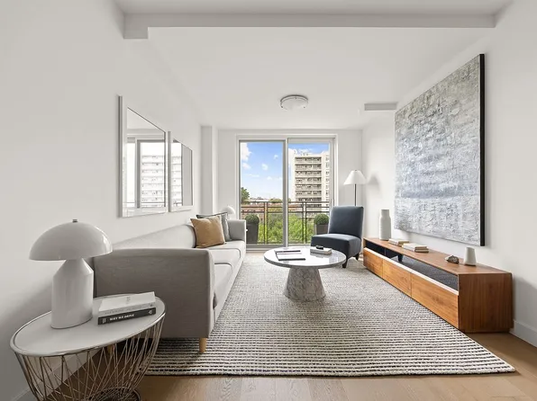 379 Ocean Pkwy APT 6A, Brooklyn, NY 11218