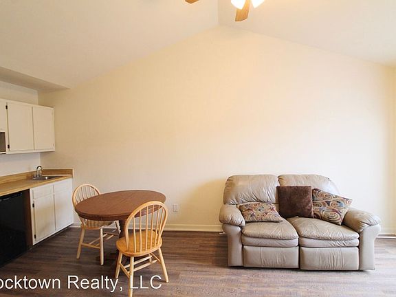 5th image of 1466 Bradley Dr