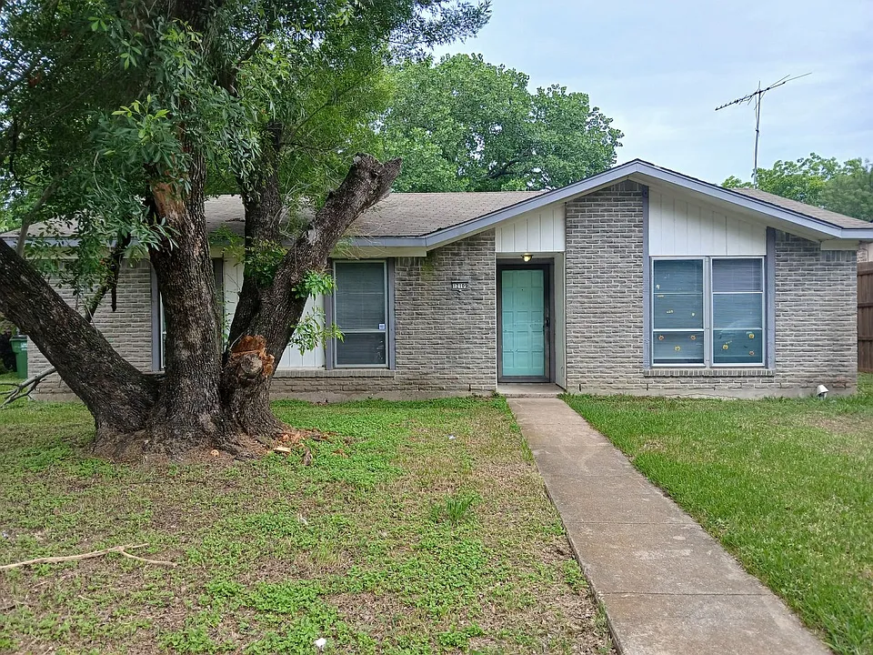 12109 Bishop Dr