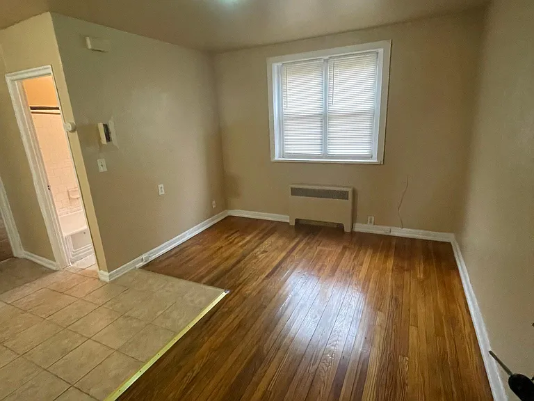 305 Parrott Ave #1C — Photo 3