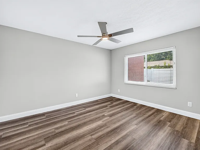 6363 Bonnie Bay Cir N — Photo 21