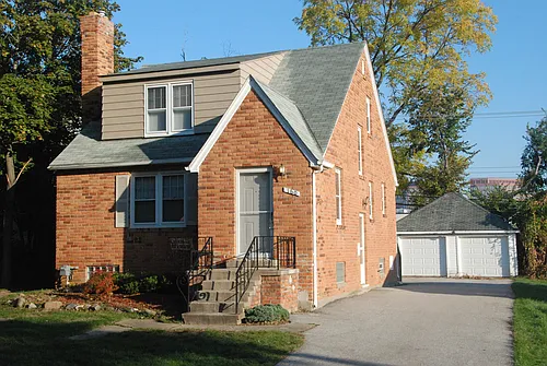 160 Olympia Dr Photo 1