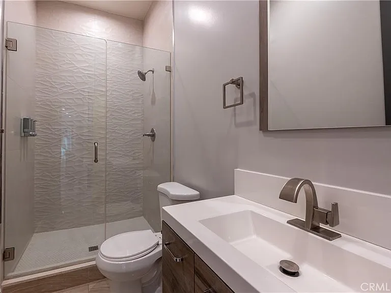 6940 Peach Ave — Photo 26