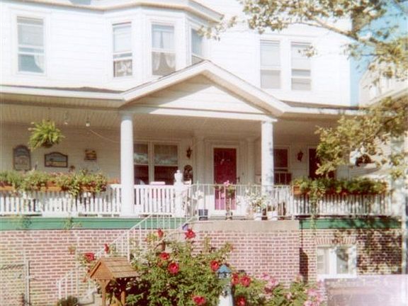 24 South Delancey front - close - cropped