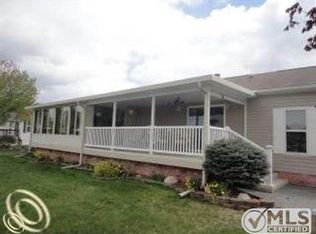 598 Trout Lake Ct, Smiths Creek, MI 48074