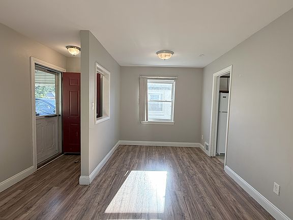 4th image of 1241 E Hudson Ave